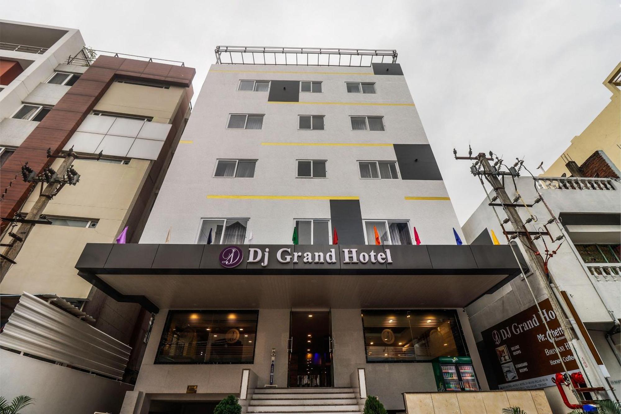 Townhouse Dj Grand Hotell Tirupati Exteriör bild
